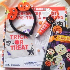 Halloween pack tonnes of bags, activities, headband, etc